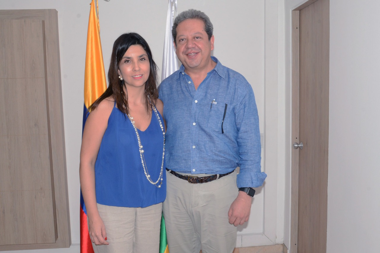 María victoria Angulo González, Ministra educación con Luis Enrique Dussán, Gobernador del Huila.